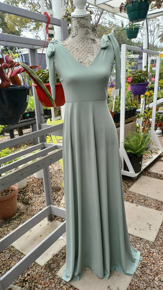 Budget Bridesmaids LilyCo Designs Budget Bridesmaids LilyCo Designs